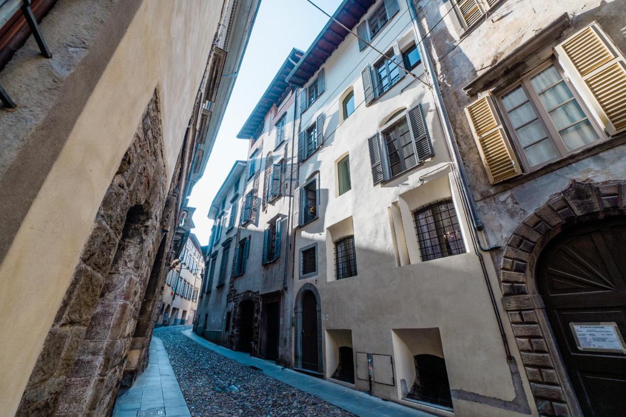 Feel - Salvecchio Apartments Bergamo Luaran gambar